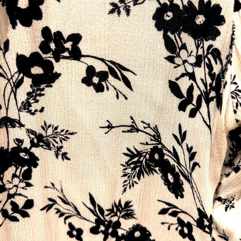 Torrid Womens 0X White Floral Print Bell Sleeve - Picture 7 of 14